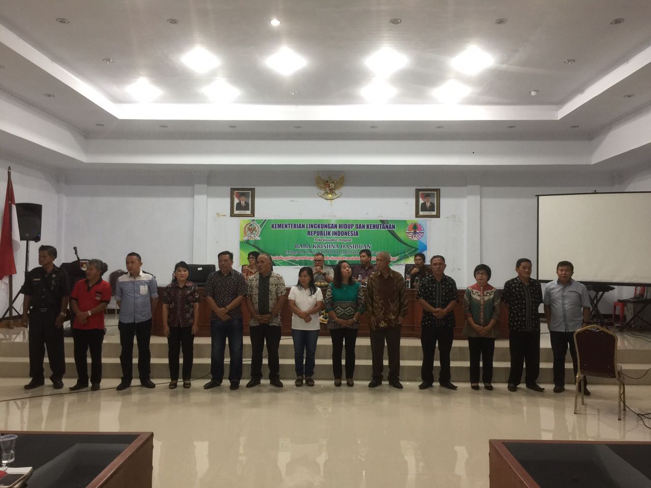 Pemkab Minahasa Dapat Bantuan Kendaraan Bank Sampah